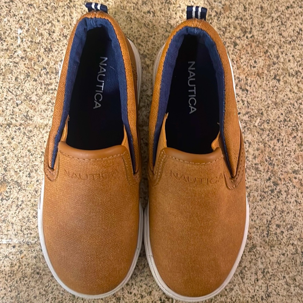 Only wear 2 times, look good as new